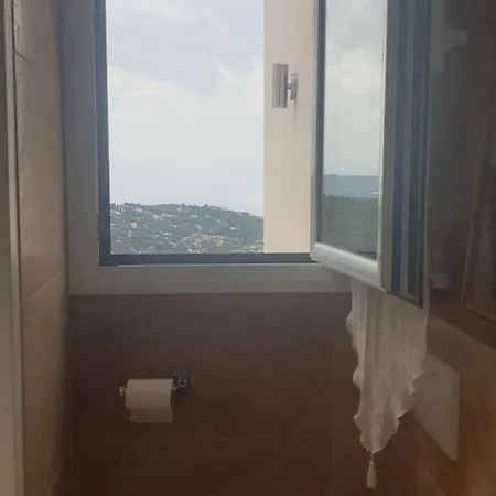 Maison Belle Vue 카발레르쉬르메르